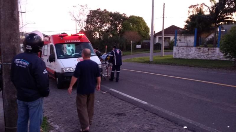 Caroneira fica ferida em acidente