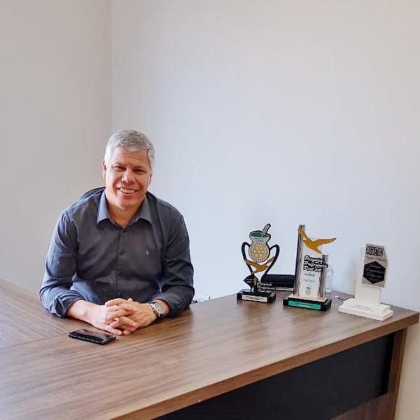 “A comunidade pode esperar um parlamentar propositivo, decidindo sempre o que é melhor para a cidade”, afirma André Kaufmann