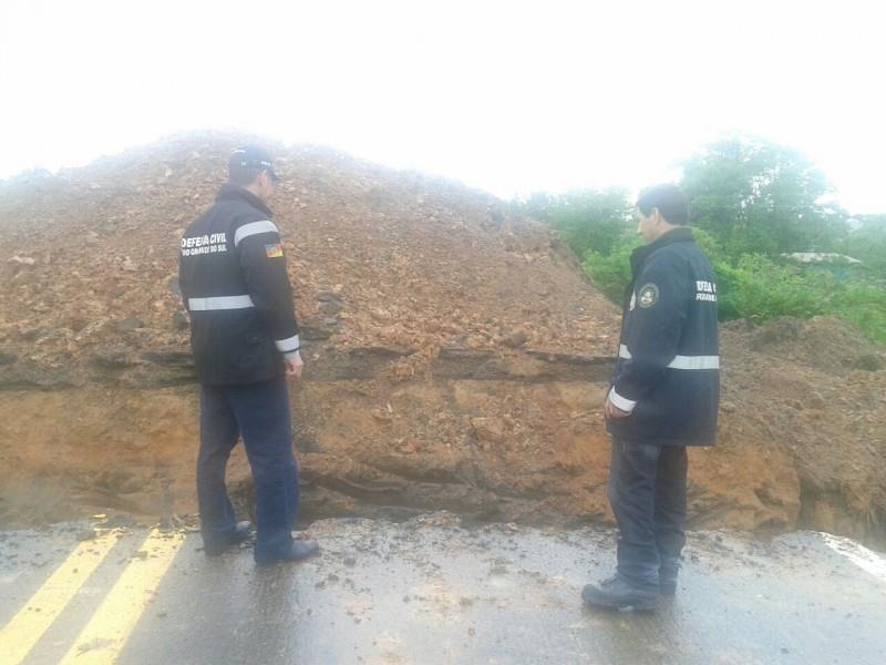 Dos 46 municípios afetados pela chuva, 12 já realocaram famílias