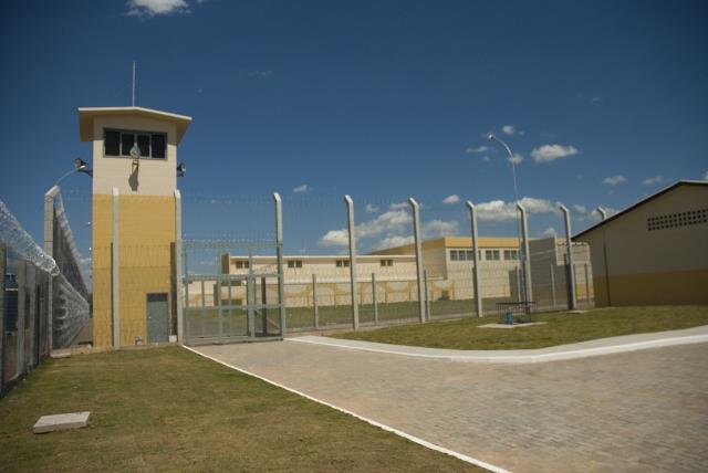 Oito presos serram grade e fogem da Penitenciária de Venâncio Aires