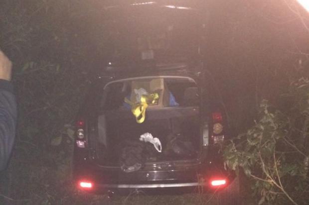 Carro abandonado é localizado no interior de Barros Cassal