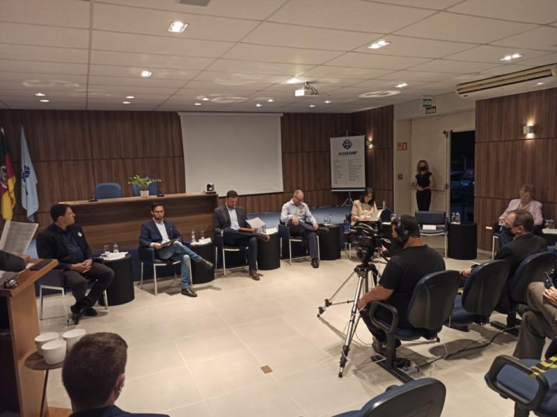 Assemp realiza encontro entre candidatos a Prefeitura de Santa Cruz