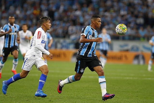 Grêmio empata com Cruzeiro e volta a final de competição nacional após 15 anos