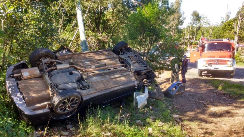 Quatro pessoas ficam feridas em saída de pista em Candelária