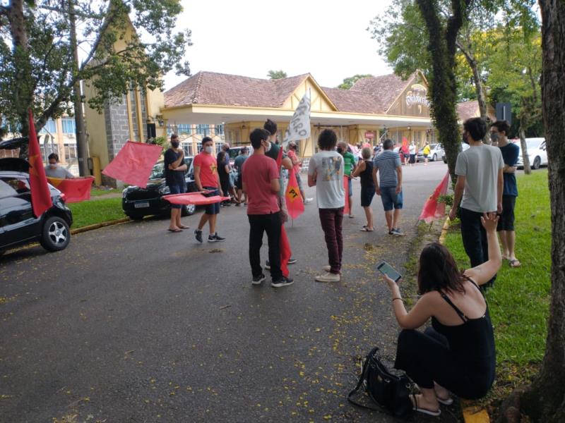Carreata em Santa Cruz pede o impeachment do presidente Bolsonaro