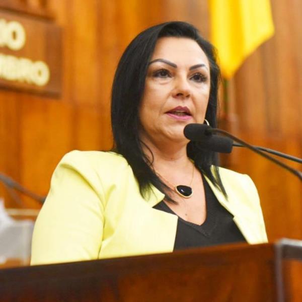 Kelly Moraes testa positivo para a Covid-19