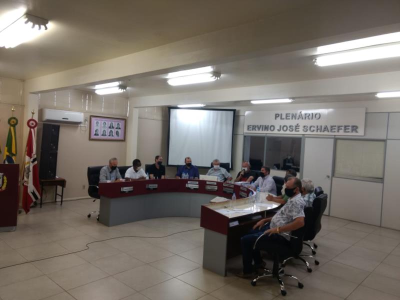 Câmara absolve vereadores e vice-prefeito em processo do Fura-Fila