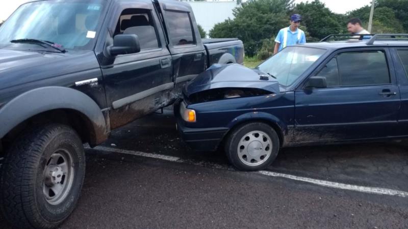 Acidente deixa passageira ferida na BR-471