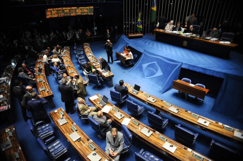 Senado debate progressividade tributária como alternativa à PEC 241