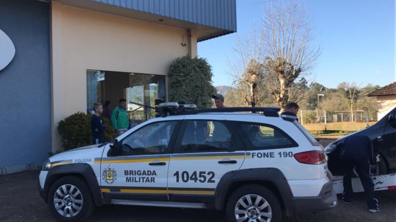 Mercado é assaltado em Ferraz