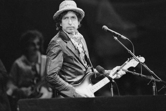 Prêmio Nobel de Literatura é concedido ao cantor Bob Dylan