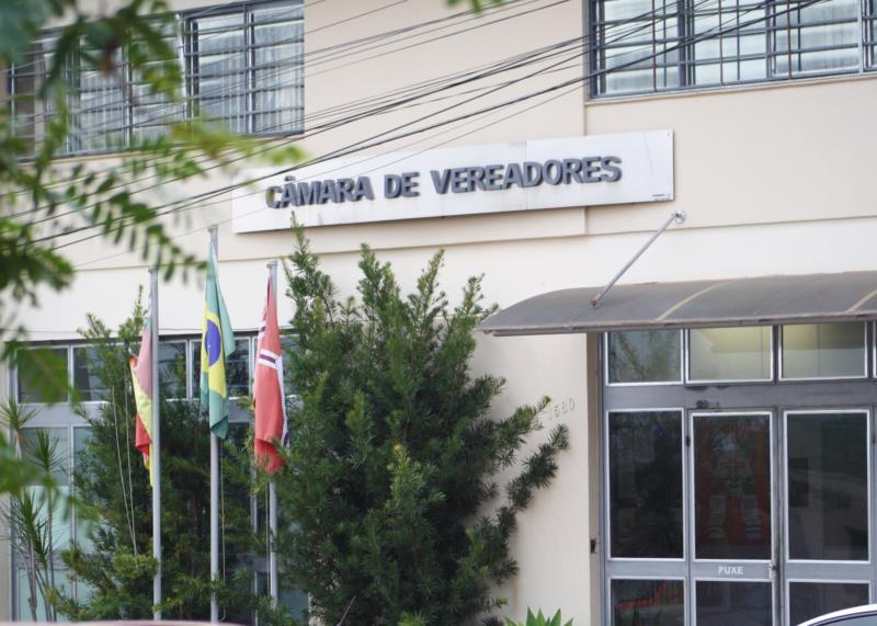 Defesas iniciais sobre Rachadinha e Fura-Fila são entregues ao Legislativo de Vera Cruz