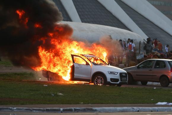 Nove ministérios e monumentos foram danificados em manifestação na Esplanada