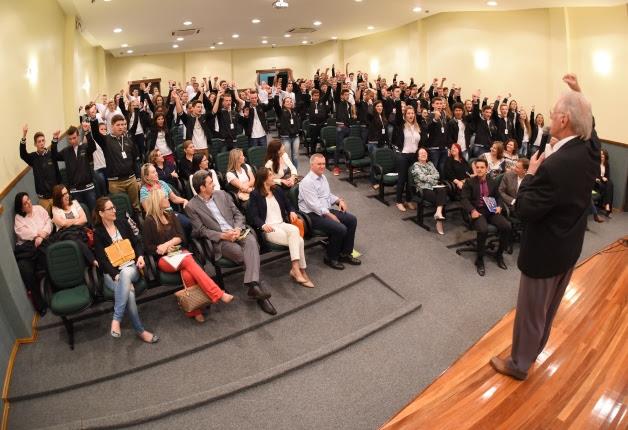 Jovens aprendizes rurais compartilham experiências em Santa Cruz do Sul