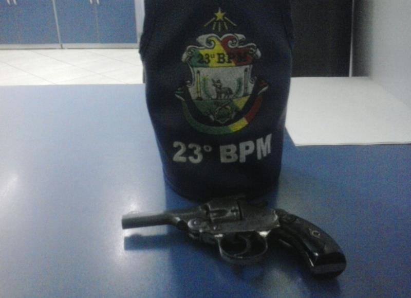 Brigada Militar detém homem por porte irregular de arma de fogo