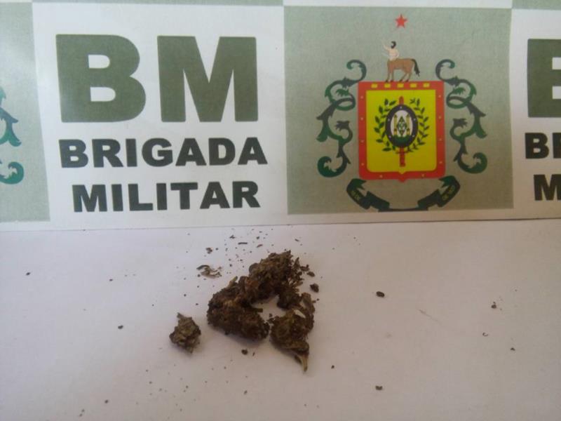 Menor é apreendido com drogas em Vera Cruz