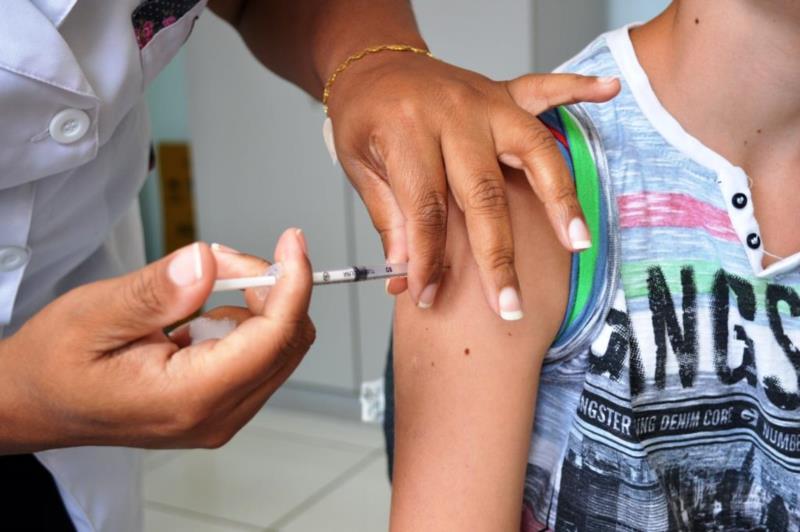 Meninos são inclusos na vacinação contra HPV