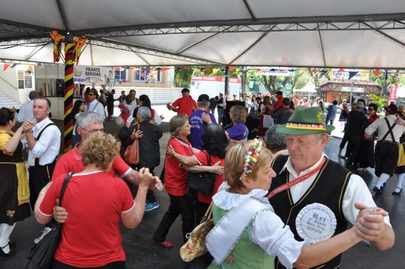 Dia da Maturidade Ativa é destaque na 32ª Oktoberfest