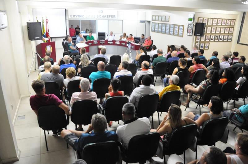 Projeto de redução de salários será votado quarta-feira