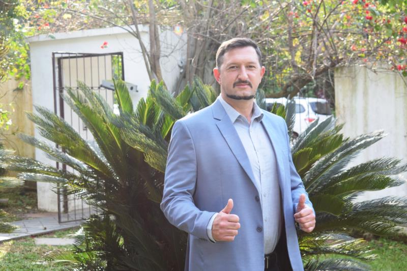 “Iremos montar uma equipe qualificada para alçar Santa Cruz a novos e bons tempos”, afirma Alex Knak