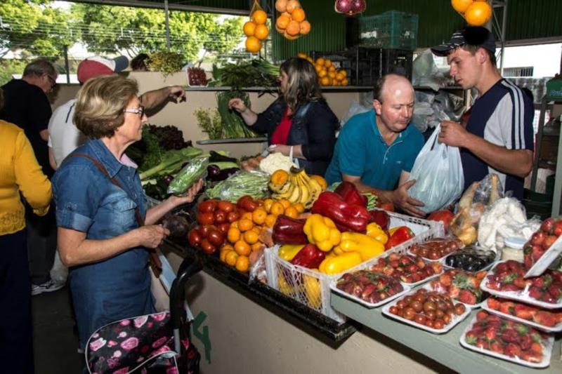 Santa Cruz comemora 36 anos de feiras rurais