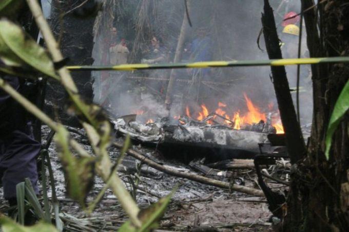 Cinco pessoas morrem em queda de avião em Manaus