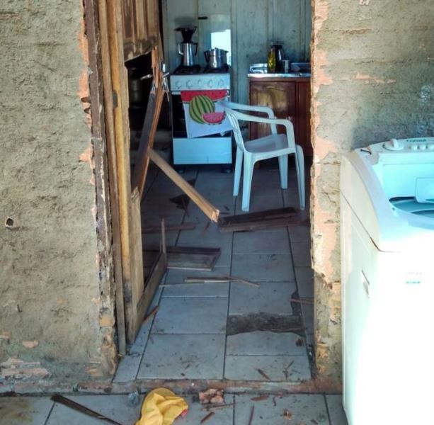 Homem é executado com dois tiros dentro de fazenda em Rio Pardo