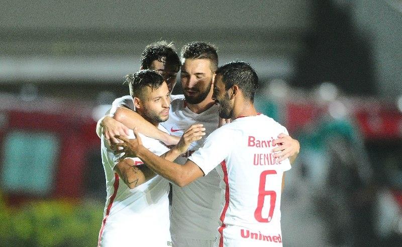 Inter goleia Sampaio Corrêa por 4 a 1 no Maranhão