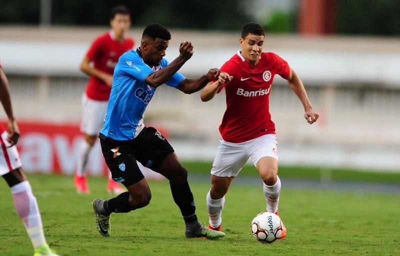 Inter volta a jogar mal e perde para o Paysandu em Belém