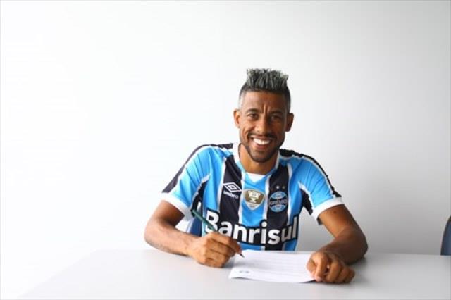 Léo Moura é o novo reforço do Grêmio