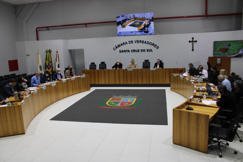 Quatro projetos são aprovados em sessão da Câmara de Vereadores de Santa Cruz