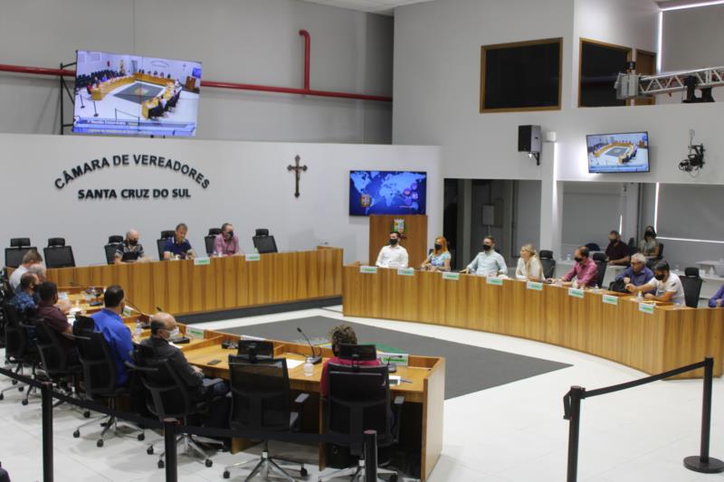 Câmara de Vereadores de Santa Cruz aprova extinção de secretarias da prefeitura
