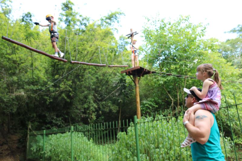 “Agora podemos nos aventurar em nossa cidade”, diz família após revitalização do Parque da Gruta