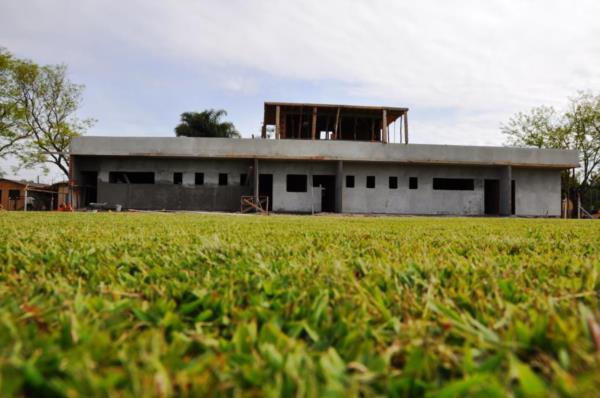 Infraestrutura esportiva do Campo Municipal chega a 50% das obras