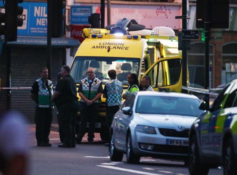 Polícia confirma um morto e oito feridos em atropelamento em Londres