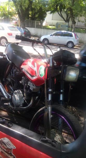 Menor é apreendido com motocicleta no Bairro Arco Íris