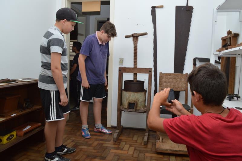 Fora da sala: uma aula de história no campo