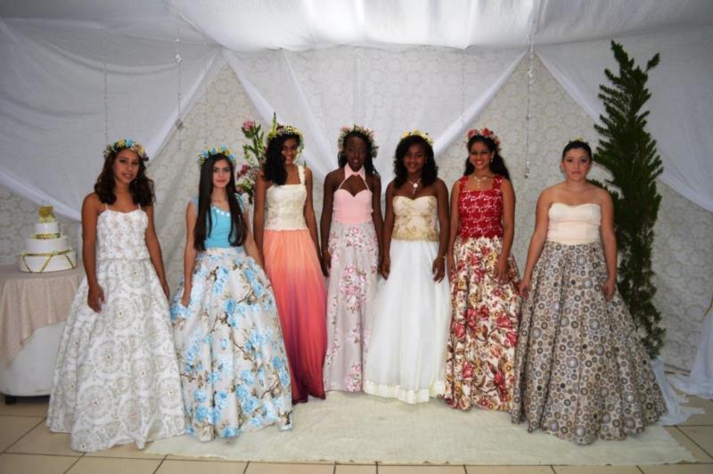 Interact Club promove 2º Baile de Debutantes