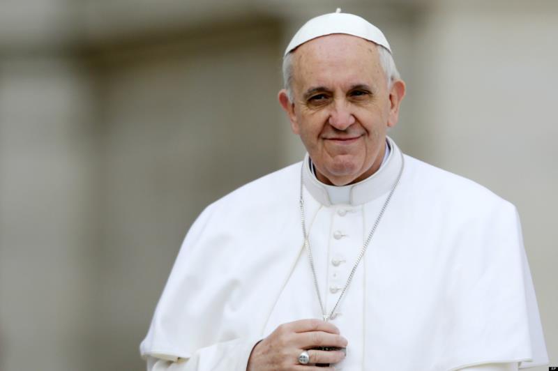 Papa celebra missa de finados em cemitério de Roma