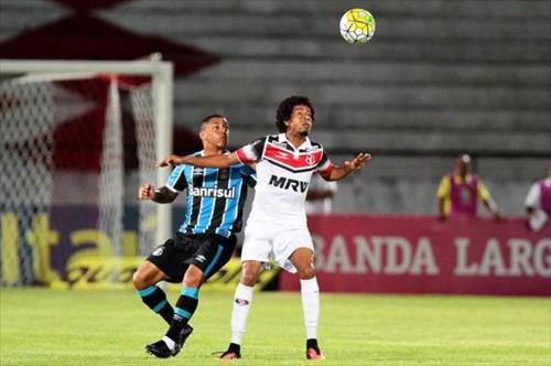 Grêmio utiliza reservas e é goleado no Arruda