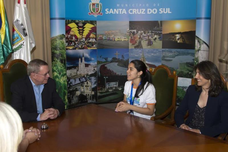 Aluna da Escola Harmonia vai para a final das Olimpíadas da Língua Portuguesa