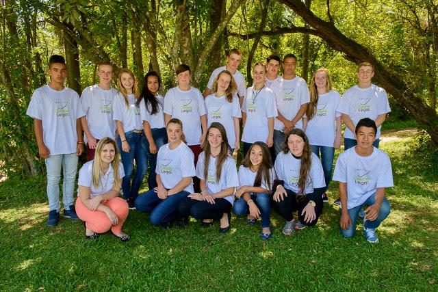 Jovens aprendizes promovem bazar solidário neste sábado