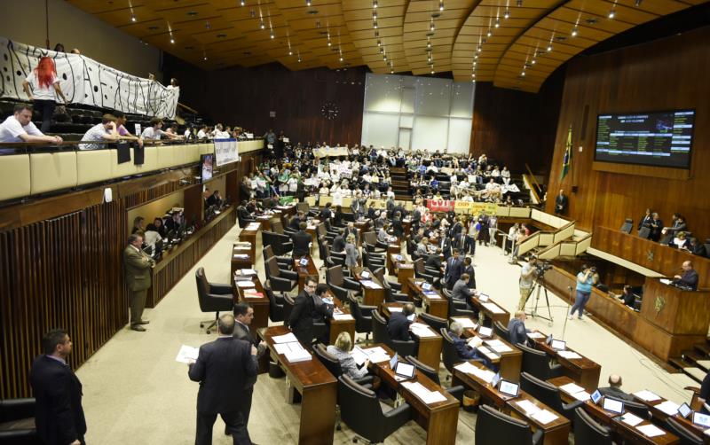 Orçamento do Estado para 2017 é aprovado pela Assembleia