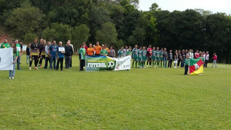 Flor de Maio vence e larga na frente no Municipal