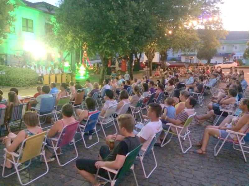 Apresentações encerram festejos natalinos em Vale do Sol