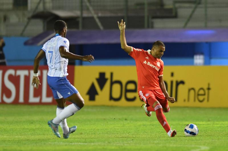 Inter deixa vitória escapar no Equador