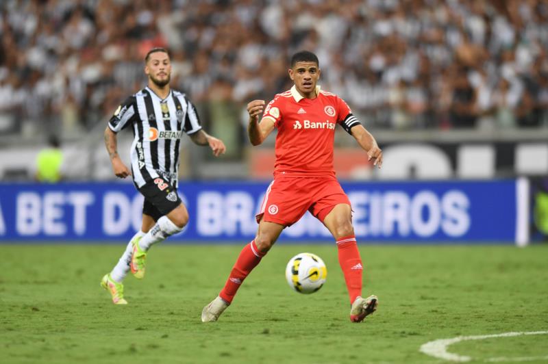 Internacional estreia com derrota no Brasileirão