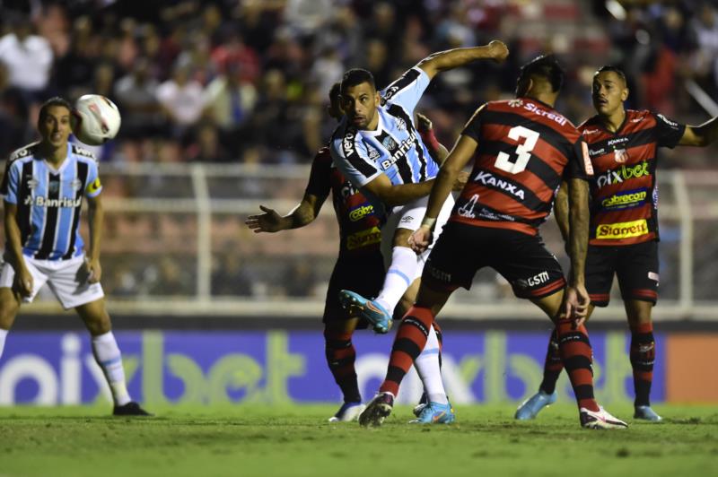 Grêmio leva gol no fim e fica apenas no empate contra o Ituano