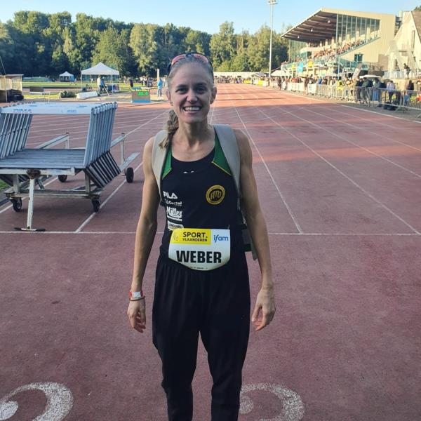 Jaqueline Weber fica na quarta colocação em competição na Bélgica