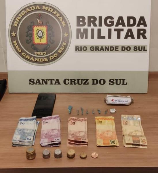 Mulher é presa após ser flagrada com droga escondida na calça de bebê em Santa Cruz